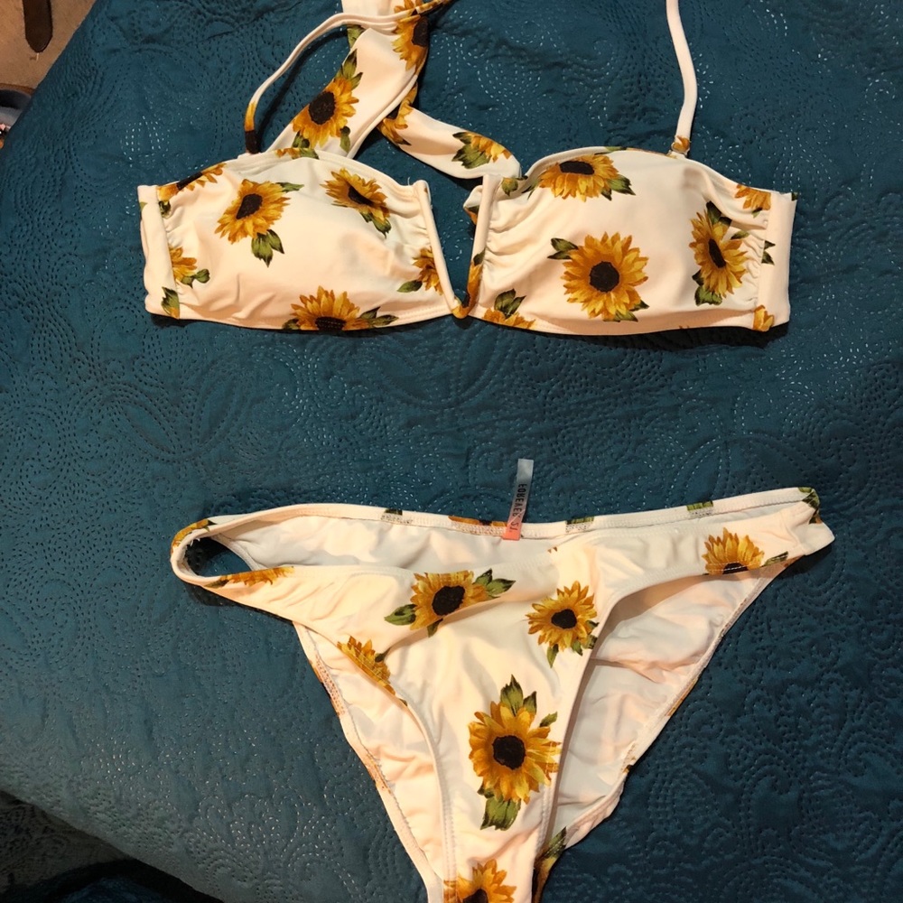 Forever 21 sunflower bikini set